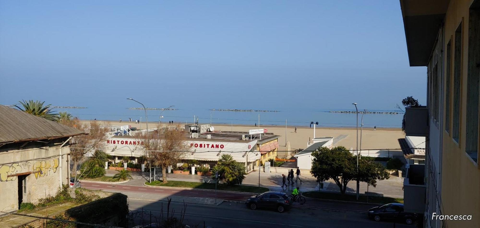Casa Di Pipo - Appartamento Davanti Al Mare Pescara Buitenkant foto