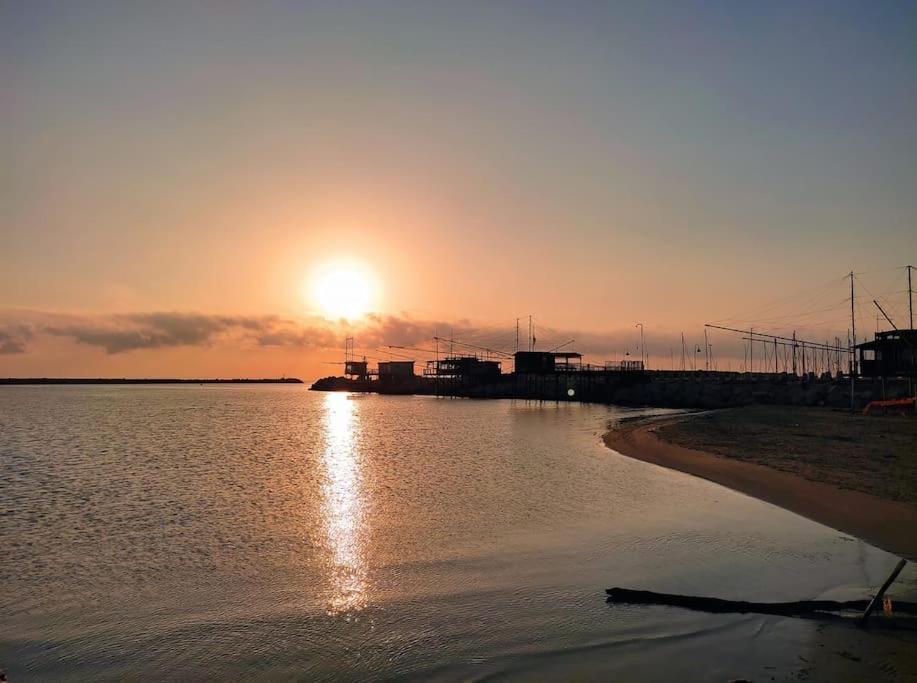 Casa Di Pipo - Appartamento Davanti Al Mare Pescara Buitenkant foto