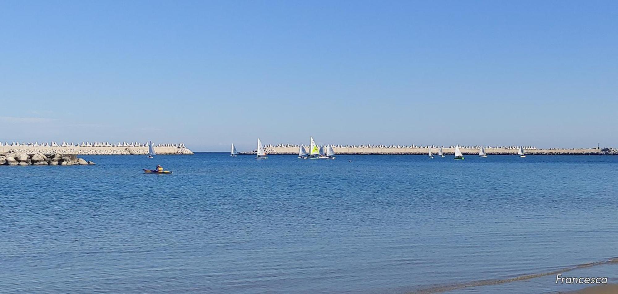 Casa Di Pipo - Appartamento Davanti Al Mare Pescara Buitenkant foto